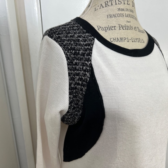 'Hem & Thread' Distressed Cotton White & Black Top - Picture 1 of 10